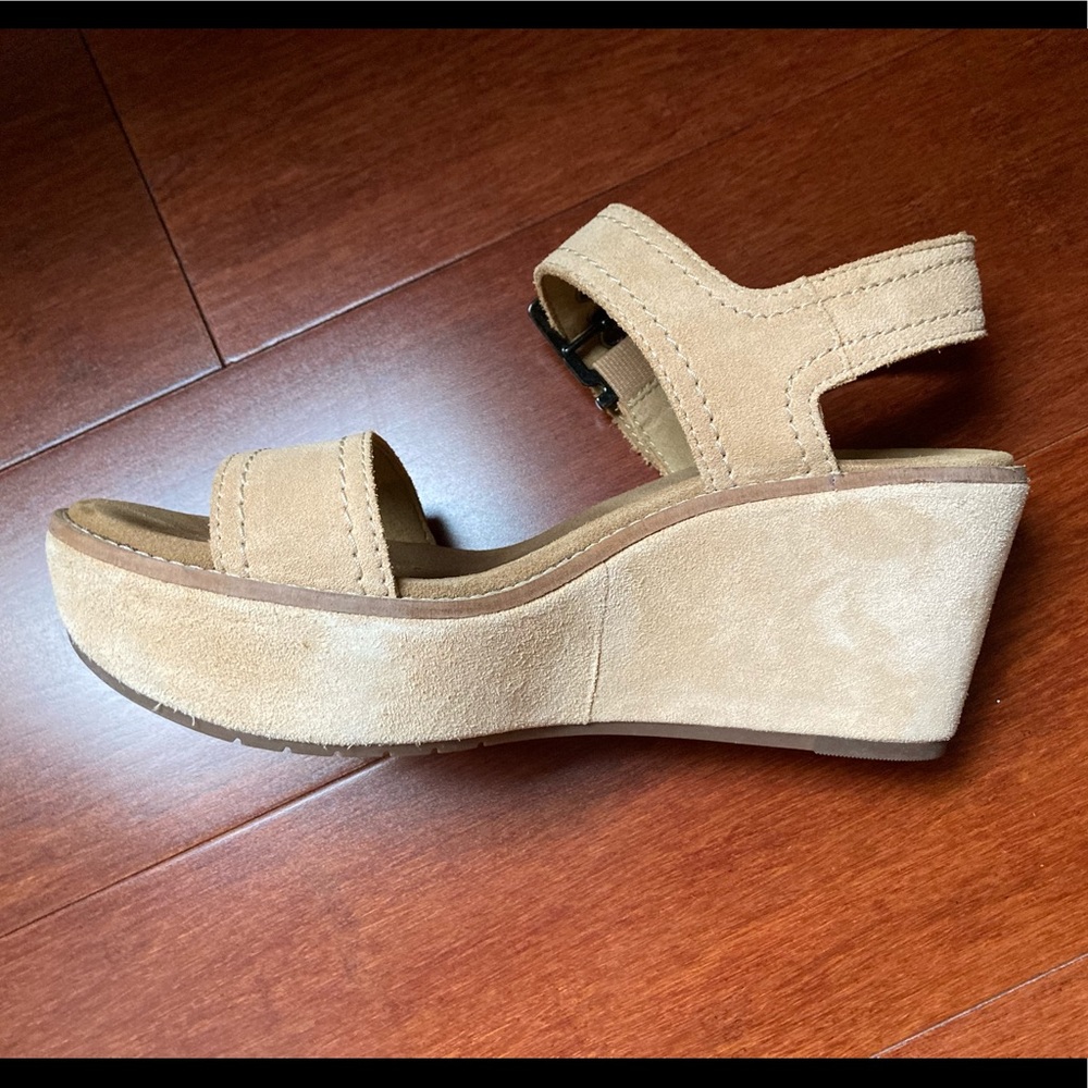 Clarks artisan platform sandal. Comfy, trendy and cute